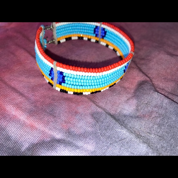 Hand made beaded bracelet - Picture 2 of 2